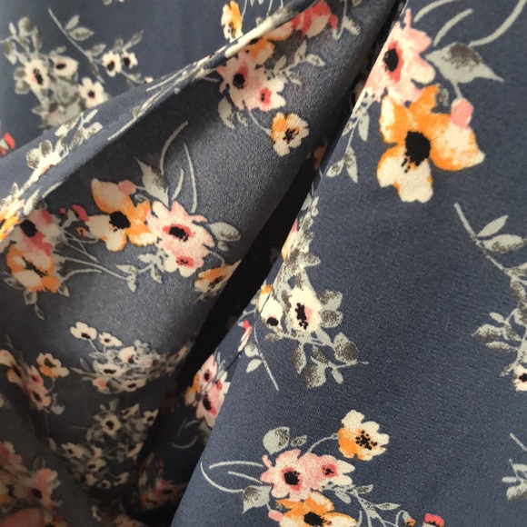 Floral Blouse - Picture 6 of 7